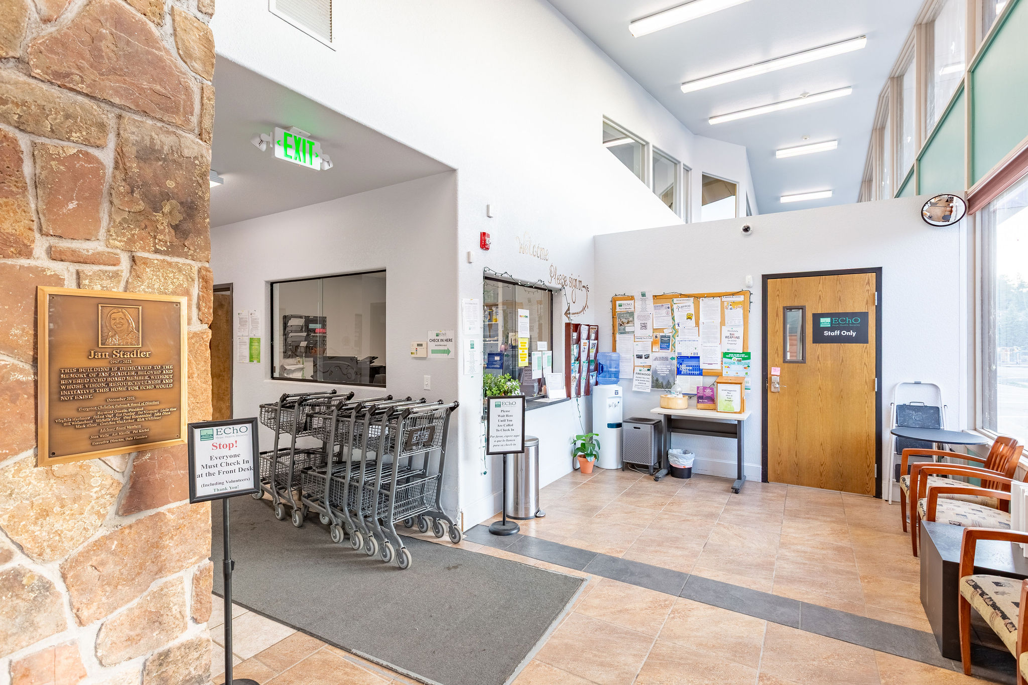 EChOFoodPantry-Evergreen-CO-FrontDesk